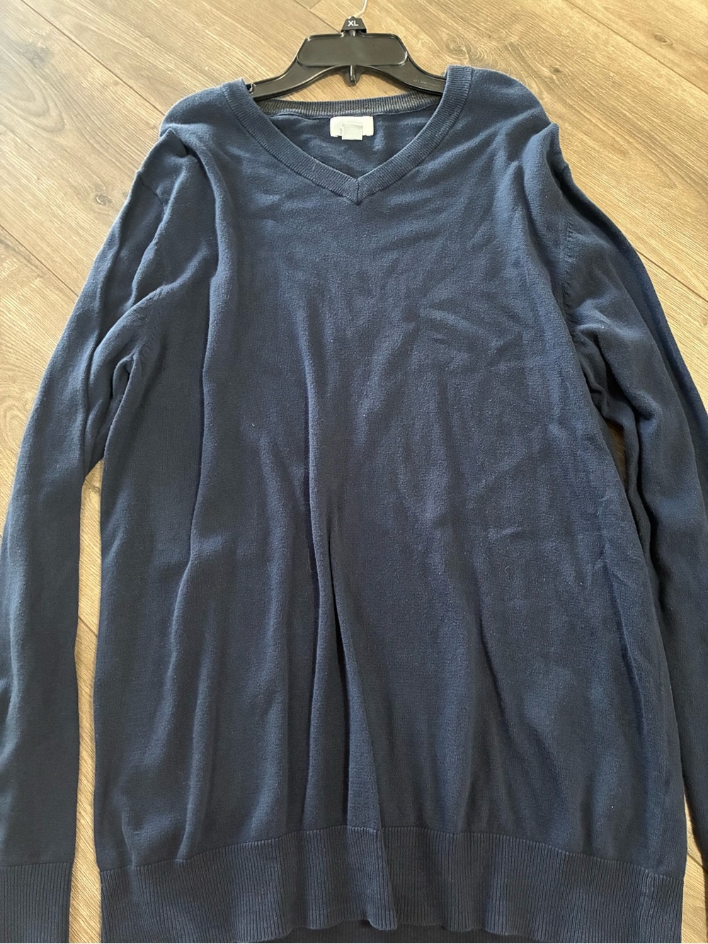 Old Navy Men's Dark Navy V-Neck Sweater